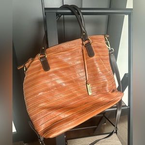 Il Duca Italian leather tote/shoulder bag. Detach. strap. Large inner pockets.